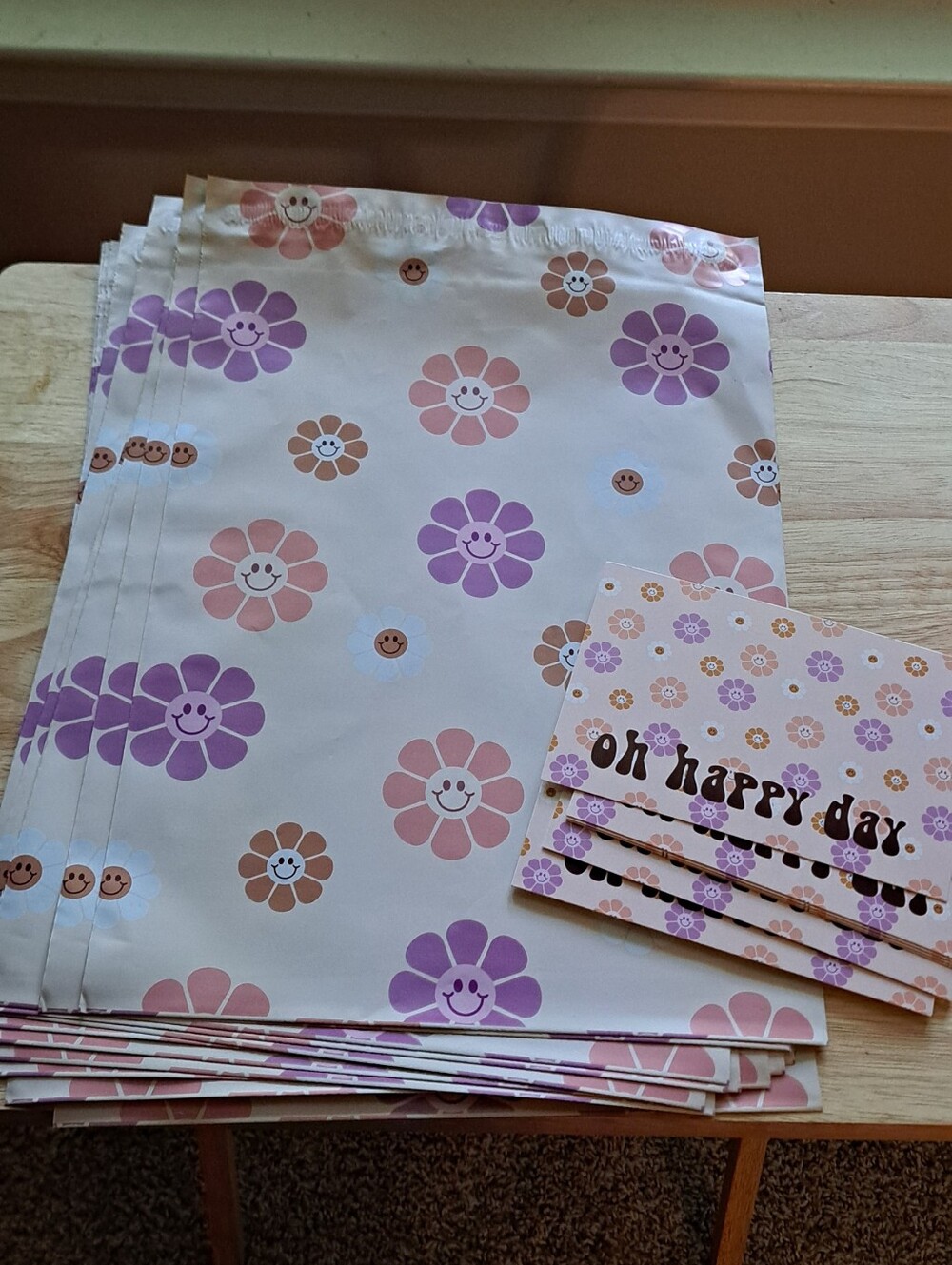 15 ct Groovy Flowers 10x13 with 15 matching cards.
